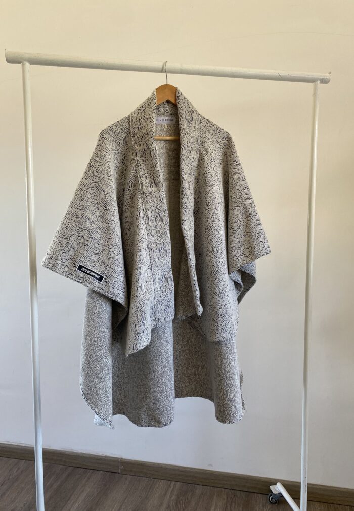 Ruana TAPIZ – GRIS