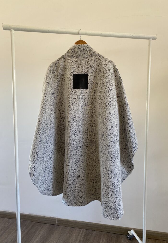 Ruana TAPIZ – GRIS